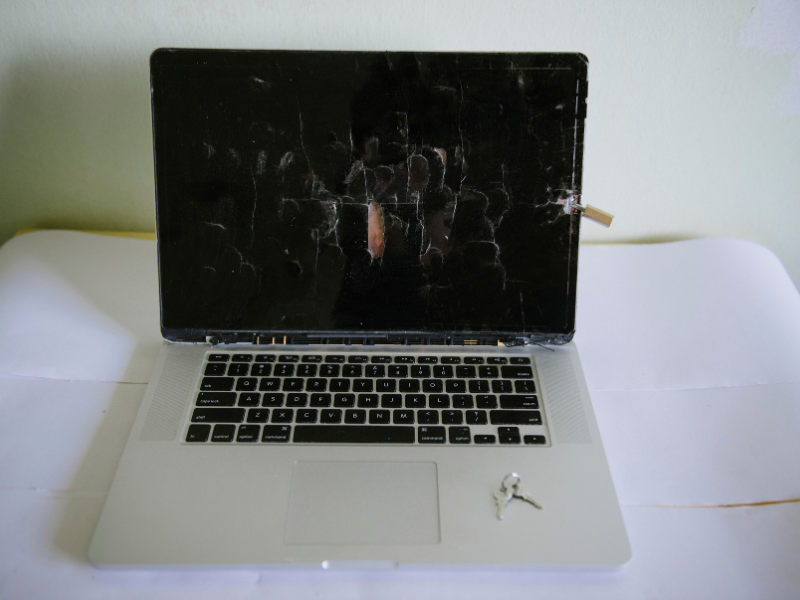 Macbook Screen Repair for Cheap 2